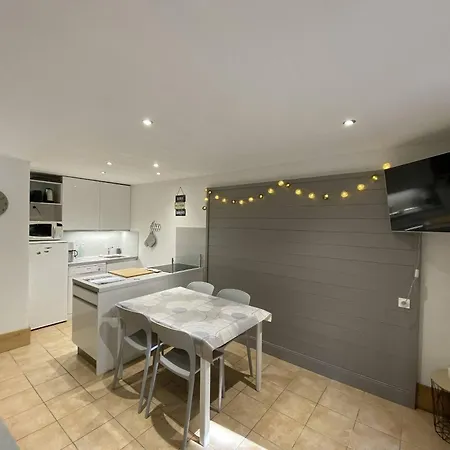 Cosy 3 Pieces, Avec Balcon Et Piscine, Proche Des Pistes Et Commodites A Tarentaise - Fr-1-353-118